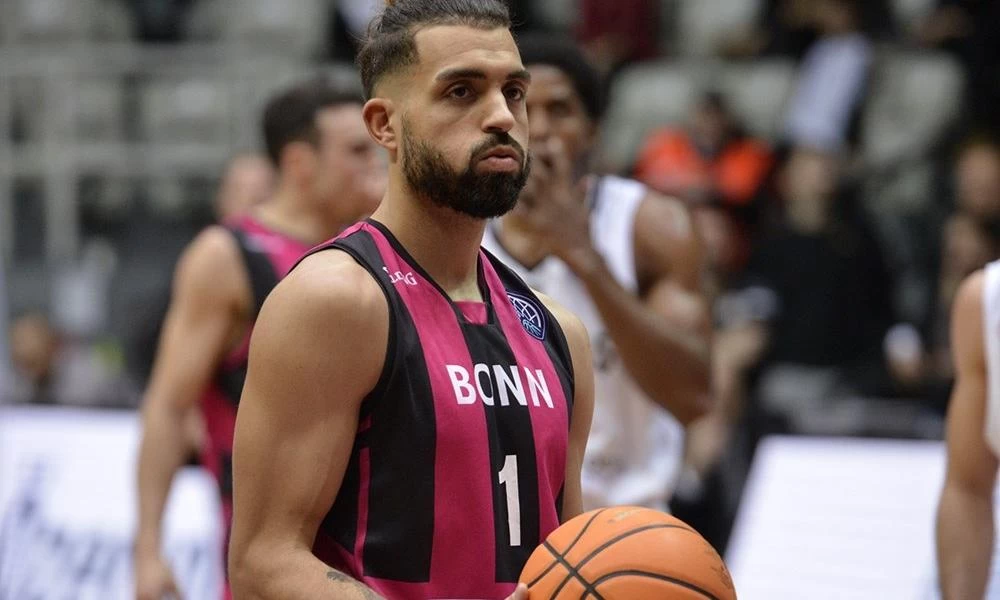 Γερμανία: Απέλυσαν παίκτη που δεν πίστευε στον κορονοϊο!